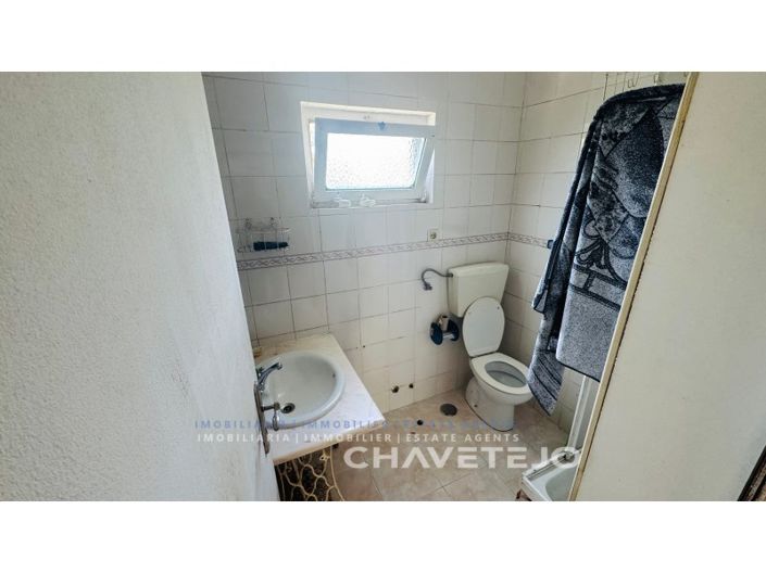 Image No.12-2 Bed House for sale