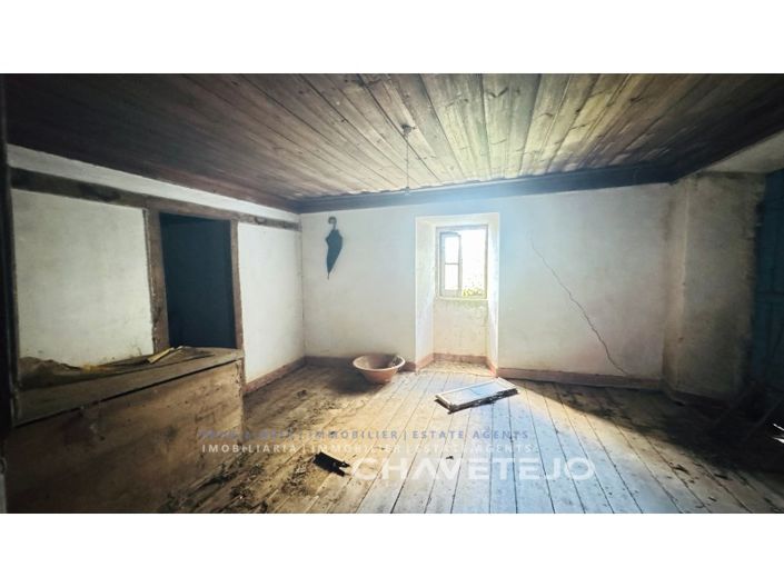Image No.16-4 Bed House for sale