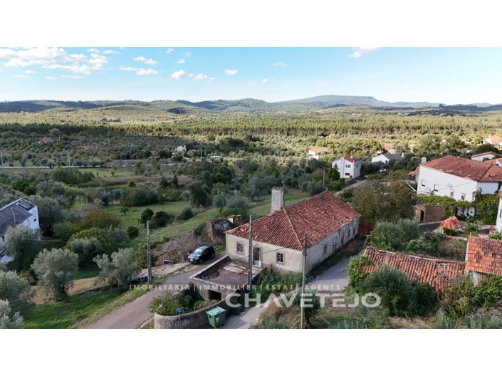 Image No.2-4 Bed House for sale