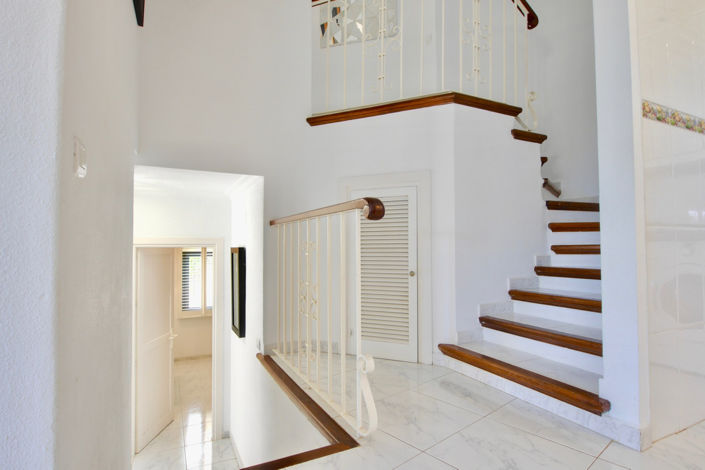 Image No.8-3 Bed Property for sale