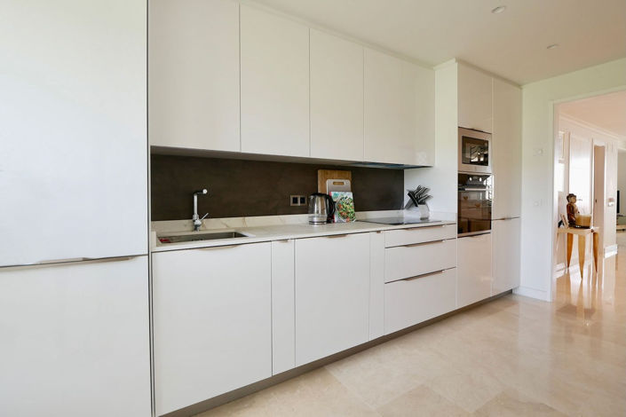 Image No.43-4 Bed Property for sale