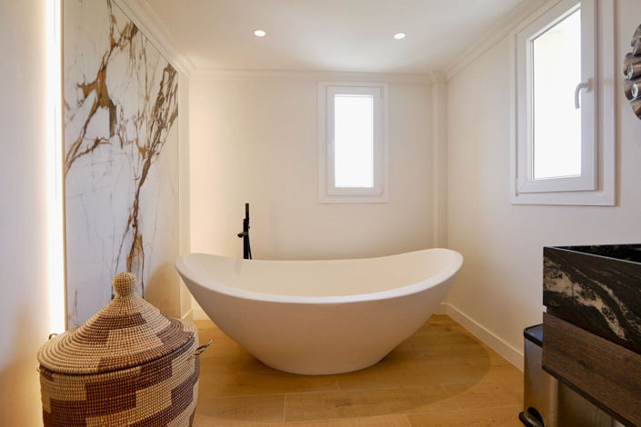 Image No.6-4 Bed Property for sale