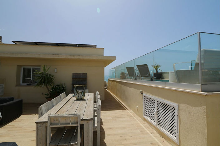 Image No.56-4 Bed Property for sale