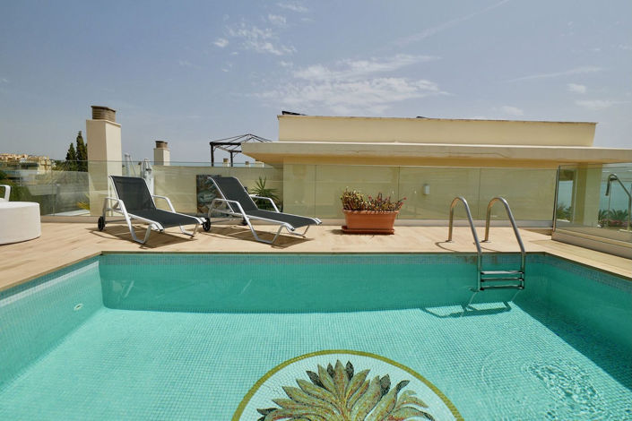 Image No.75-4 Bed Property for sale