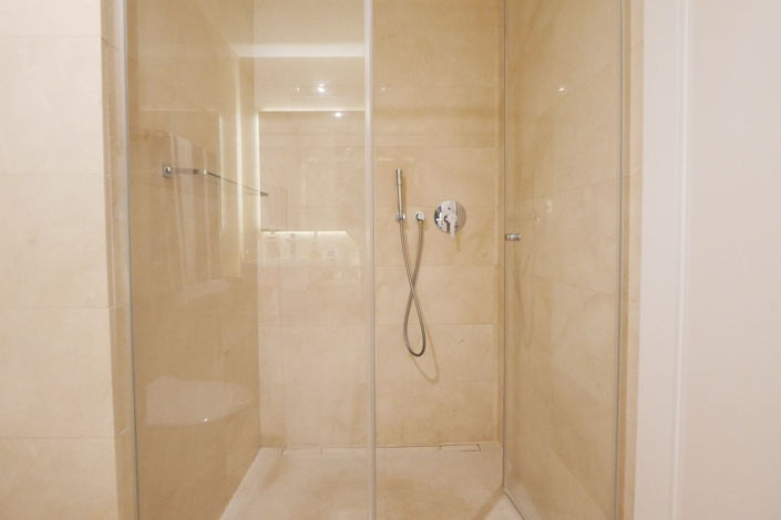 Image No.15-2 Bed Property for sale