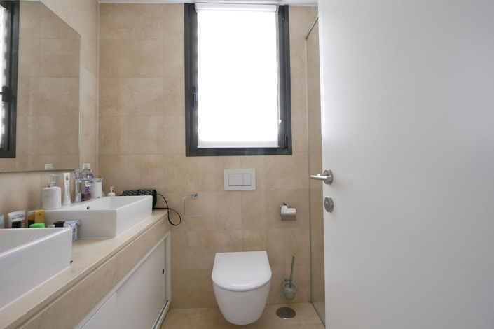 Image No.19-2 Bed Property for sale