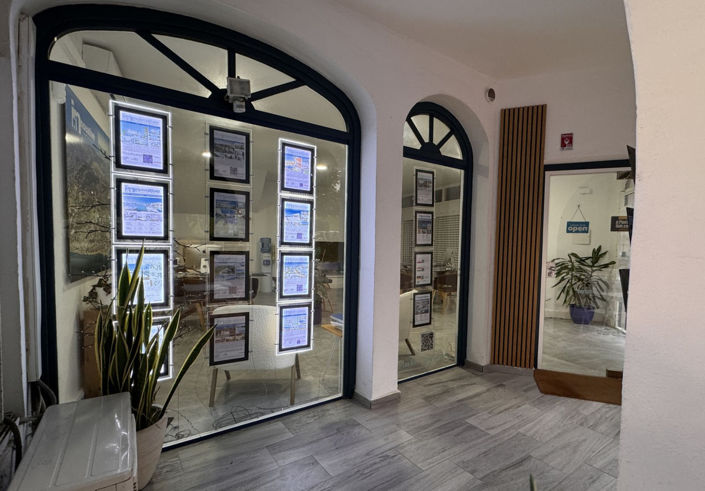 Image No.32-2 Bed Property for sale