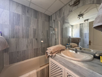 8-e64a9055bba3e77ac8aca3b893cdf826