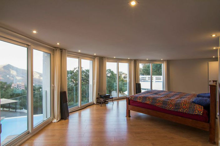 Image No.15-4 Bed Property for sale