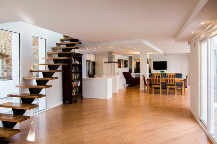 Image No.2-4 Bed Property for sale