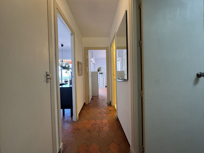 Image No.12-1 Bed Property for sale