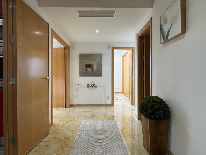 Image No.46-3 Bed Property for sale