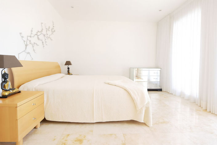 Image No.13-3 Bed Property for sale