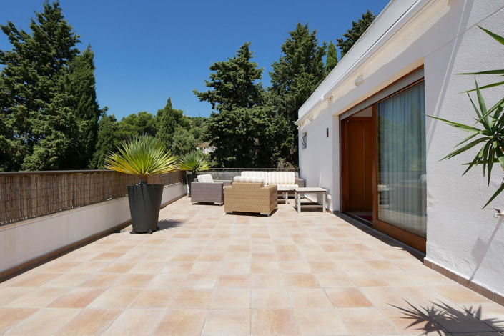 Image No.15-3 Bed Property for sale