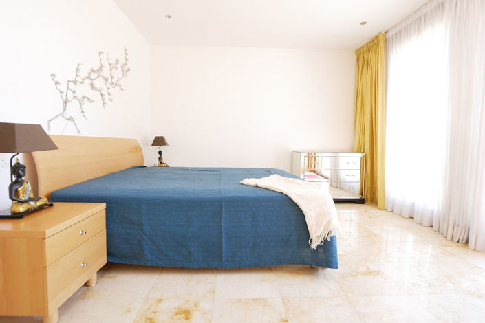 Image No.17-3 Bed Property for sale