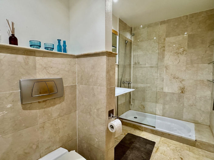 Image No.35-3 Bed Property for sale