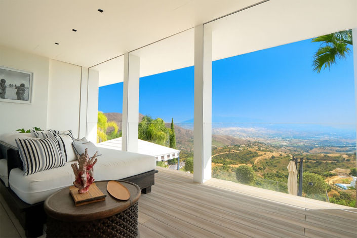 Image No.10-6 Bed Property for sale