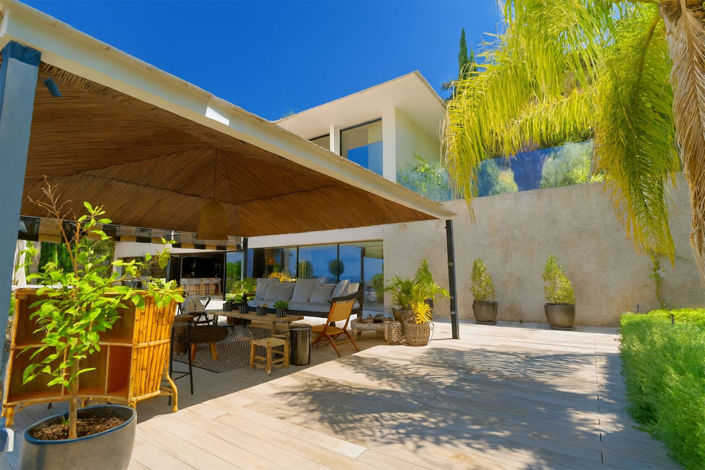 Image No.12-6 Bed Property for sale