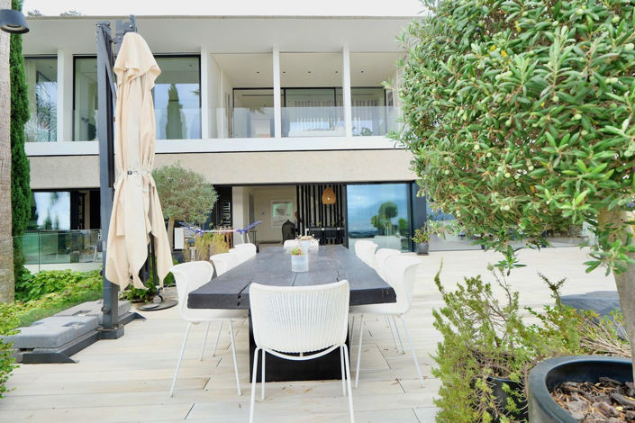 Image No.13-6 Bed Property for sale