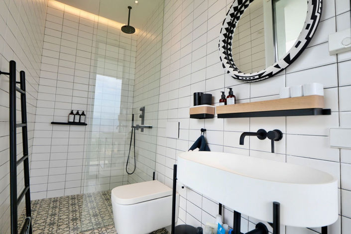 Image No.21-6 Bed Property for sale