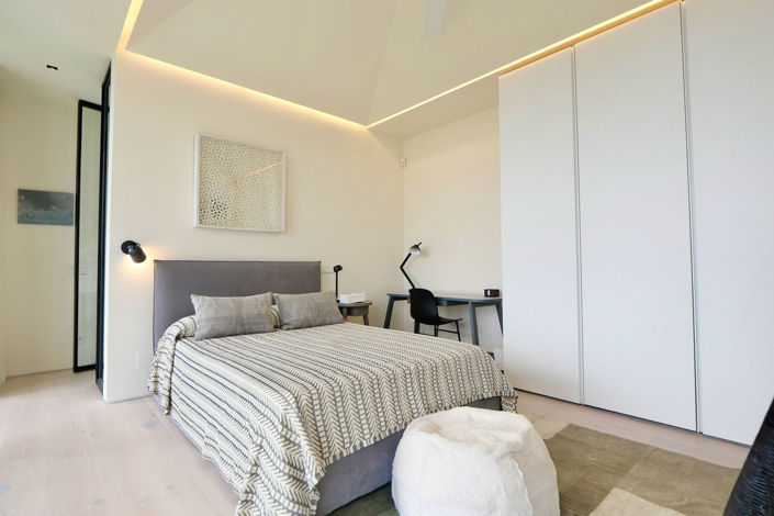 Image No.23-6 Bed Property for sale