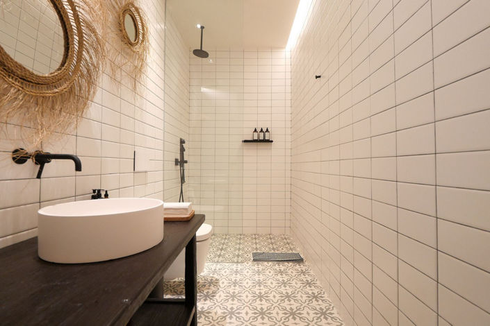 Image No.31-6 Bed Property for sale