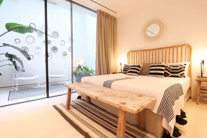 Image No.42-6 Bed Property for sale