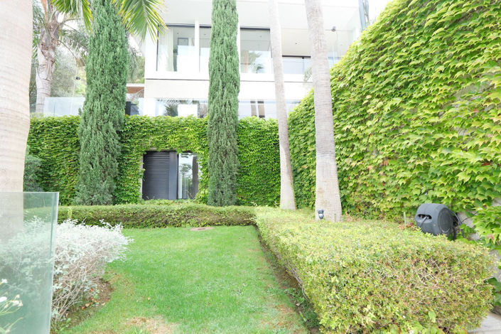 Image No.43-6 Bed Property for sale