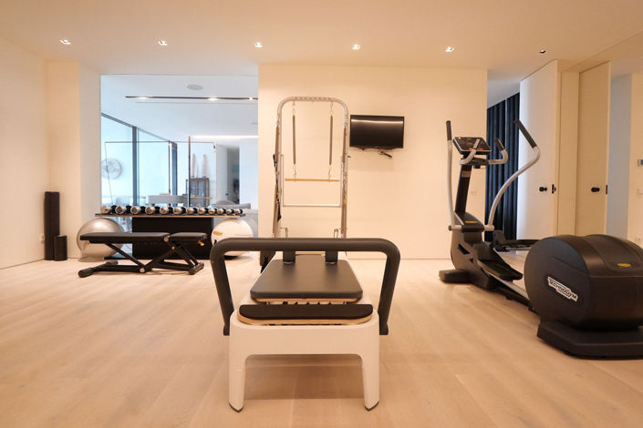 Image No.50-6 Bed Property for sale