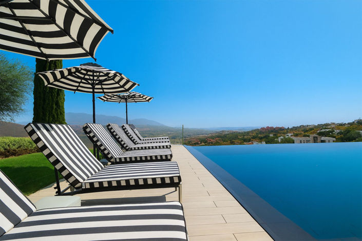 Image No.6-6 Bed Property for sale