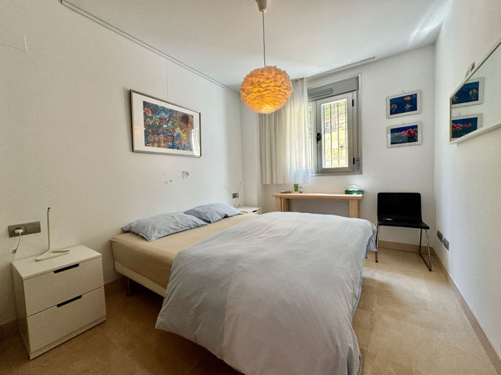 Image No.27-3 Bed Property for sale