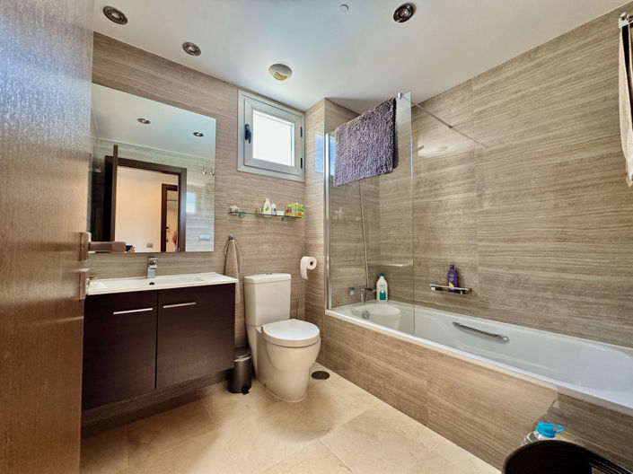 Image No.29-3 Bed Property for sale