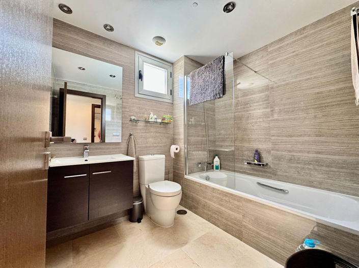 Image No.33-3 Bed Property for sale