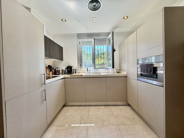 Image No.5-3 Bed Property for sale