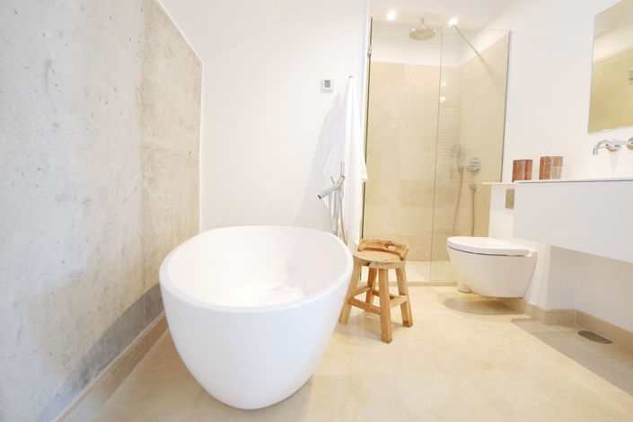 Image No.18-3 Bed Property for sale