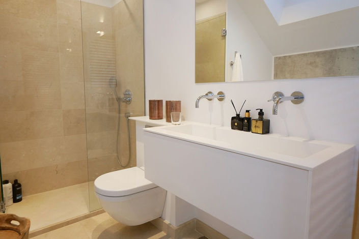 Image No.20-3 Bed Property for sale