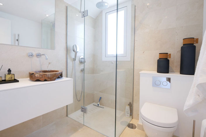 Image No.35-3 Bed Property for sale