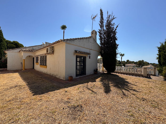 Image No.13-3 Bed Property for sale