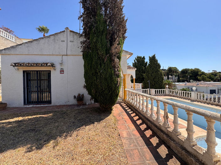 Image No.14-3 Bed Property for sale