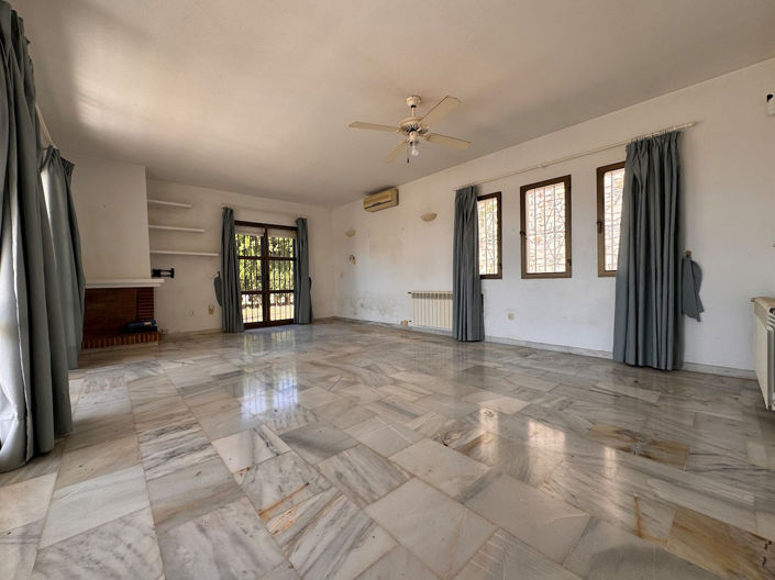 Image No.28-3 Bed Property for sale