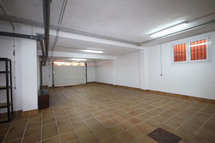 Image No.24-3 Bed Property for sale