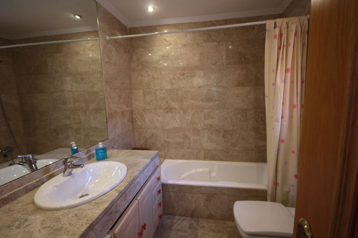 Image No.28-3 Bed Property for sale