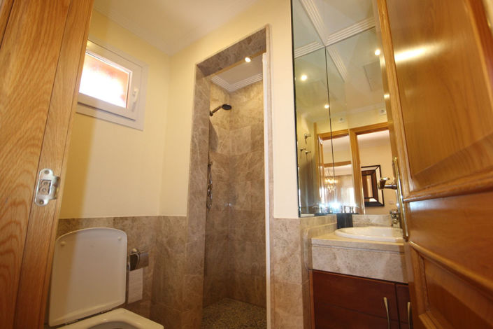 Image No.54-3 Bed Property for sale