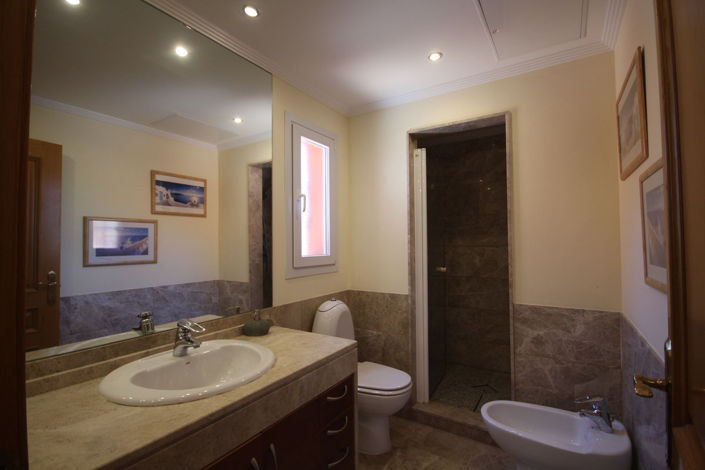 Image No.57-3 Bed Property for sale