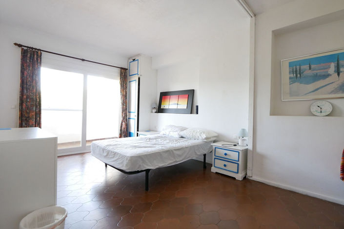 Image No.14-2 Bed Property for sale