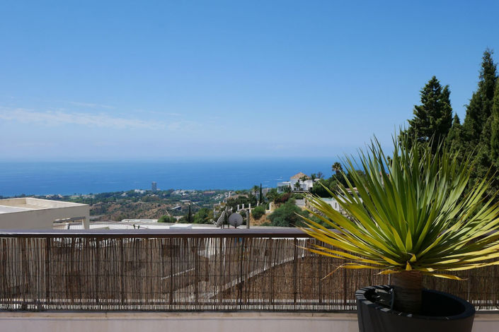 Image No.1-3 Bed Property for sale