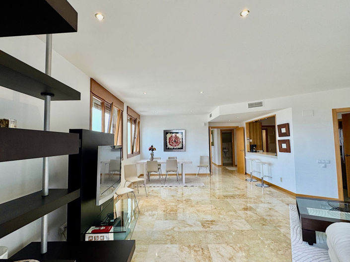 Image No.28-3 Bed Property for sale