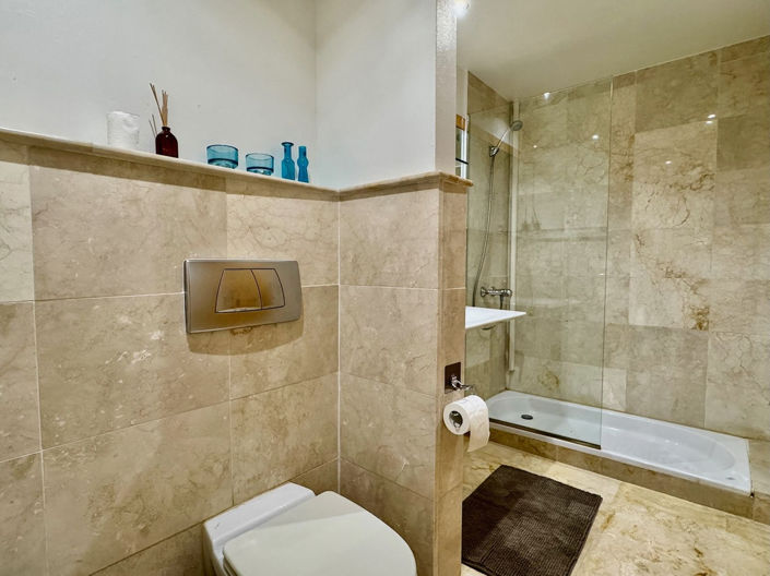 Image No.33-3 Bed Property for sale