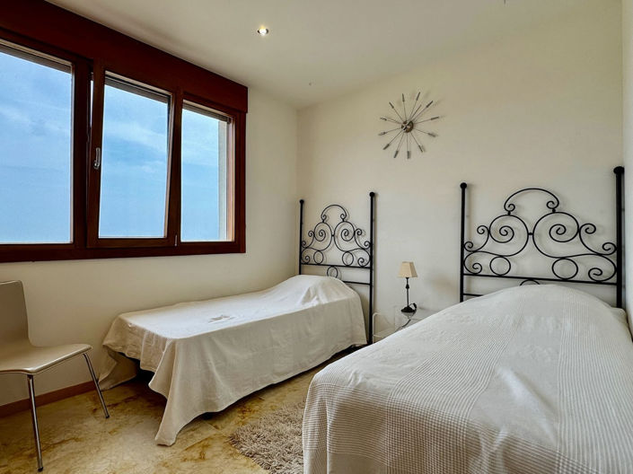 Image No.36-3 Bed Property for sale