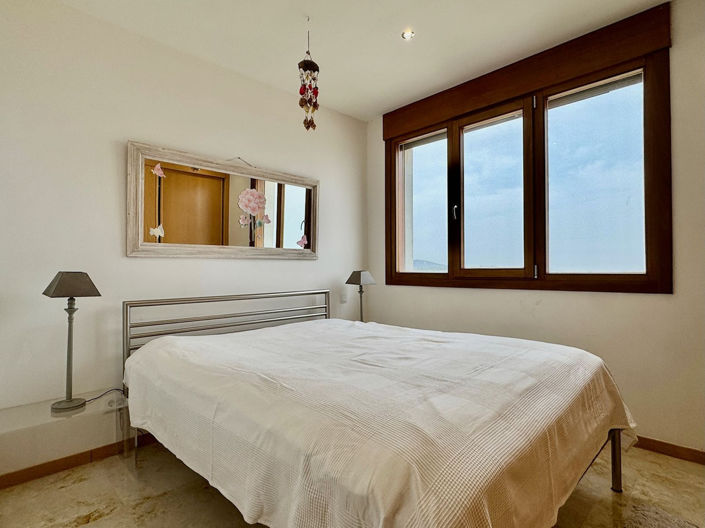 Image No.38-3 Bed Property for sale